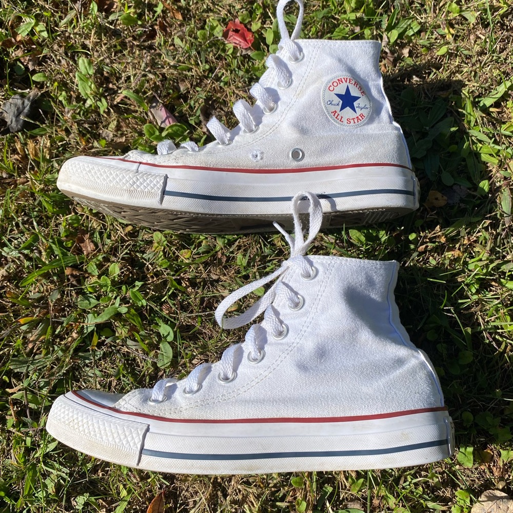 Size 6 white converse